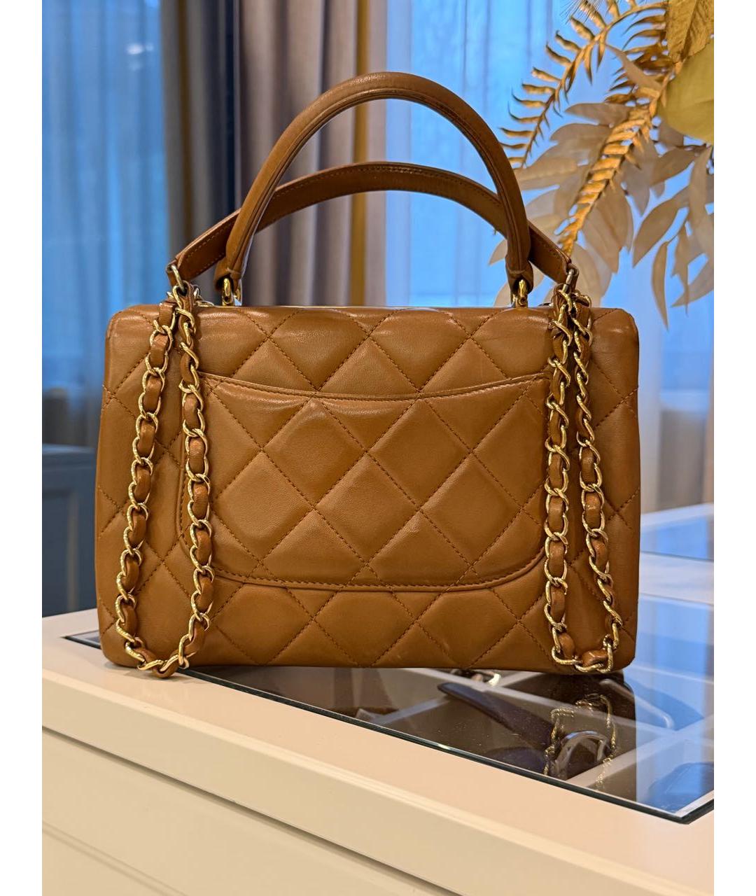 CHANEL Коричневая кожаная сумка с короткими ручками, фото 3