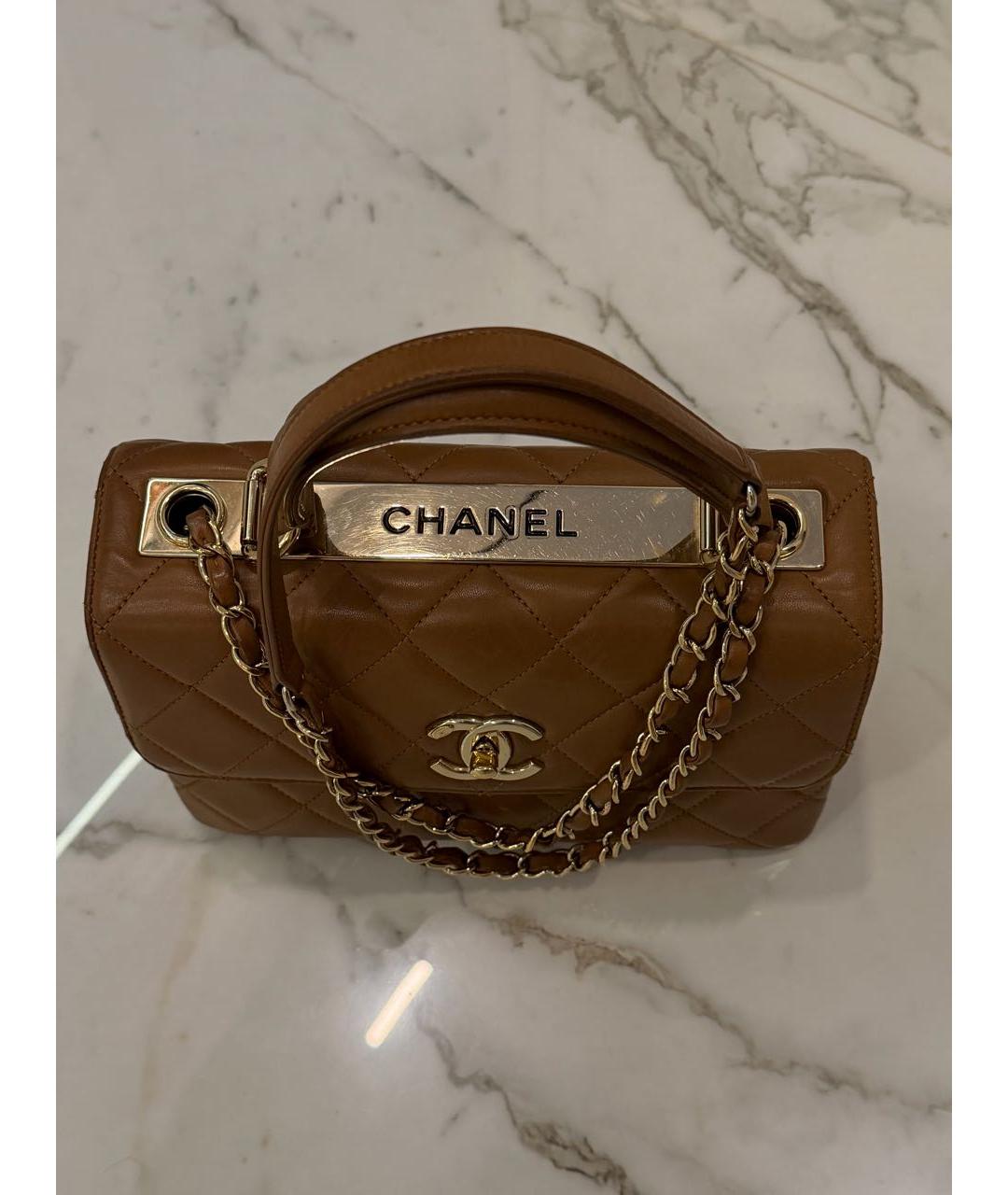 CHANEL Коричневая кожаная сумка с короткими ручками, фото 5