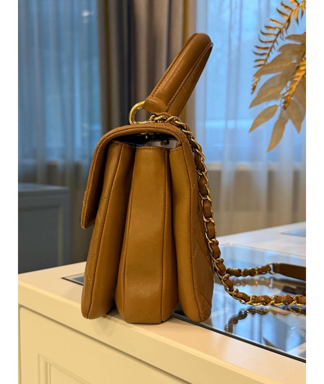 CHANEL Коричневая кожаная сумка с короткими ручками, фото 2