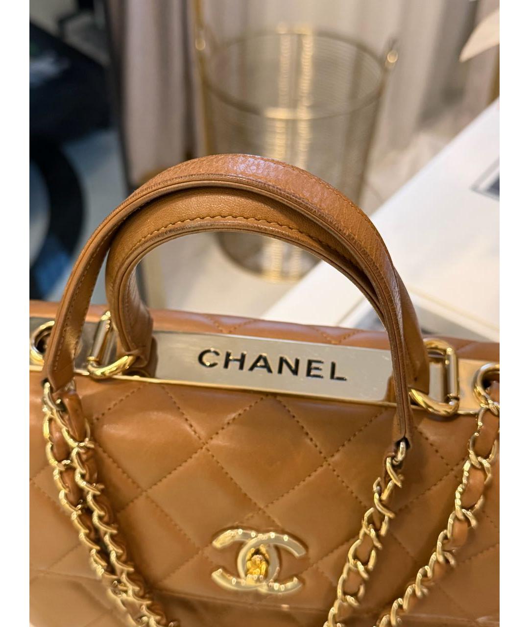 CHANEL Коричневая кожаная сумка с короткими ручками, фото 8