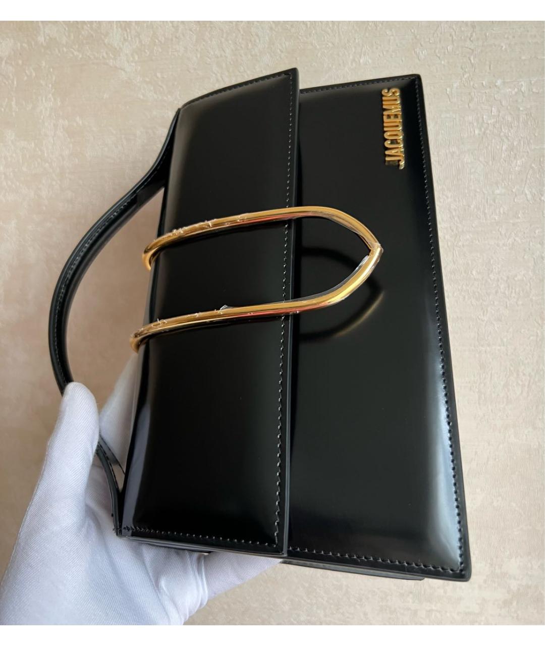 JACQUEMUS Черная сумка через плечо из лакированной кожи, фото 6