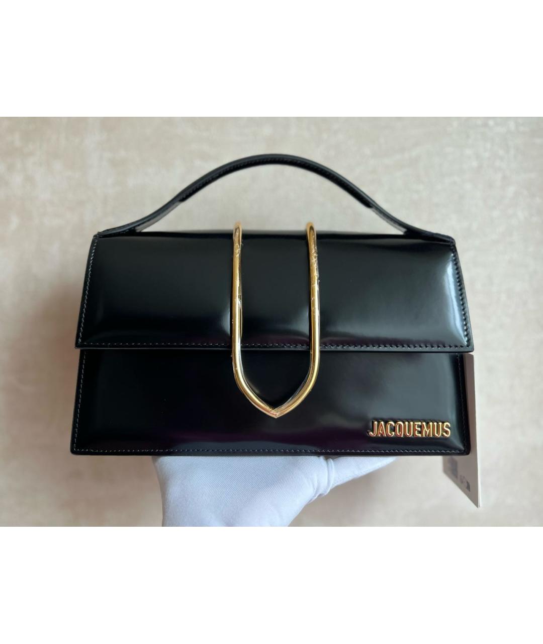 JACQUEMUS Черная сумка через плечо из лакированной кожи, фото 5