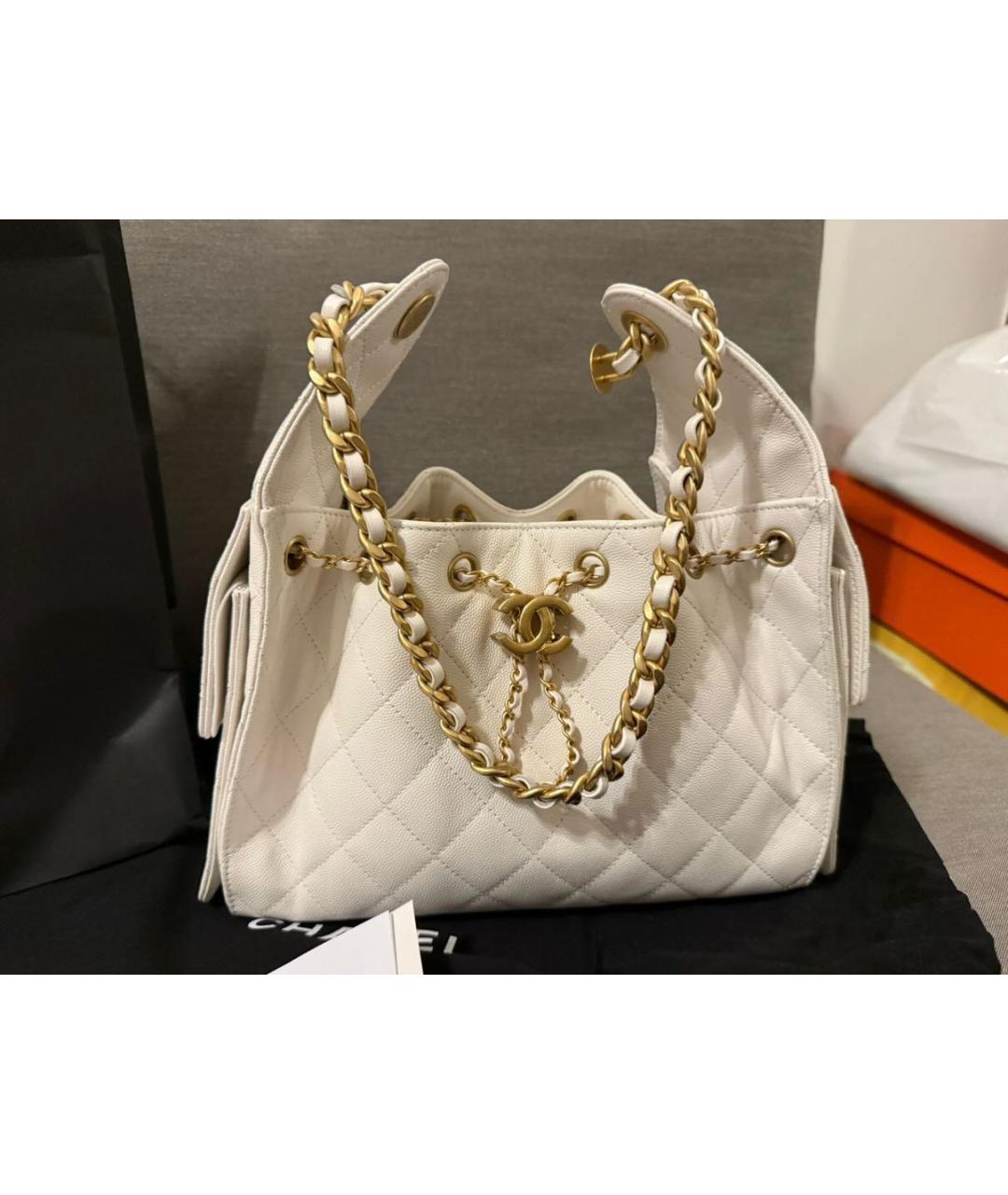 CHANEL Белая кожаная сумка через плечо, фото 5