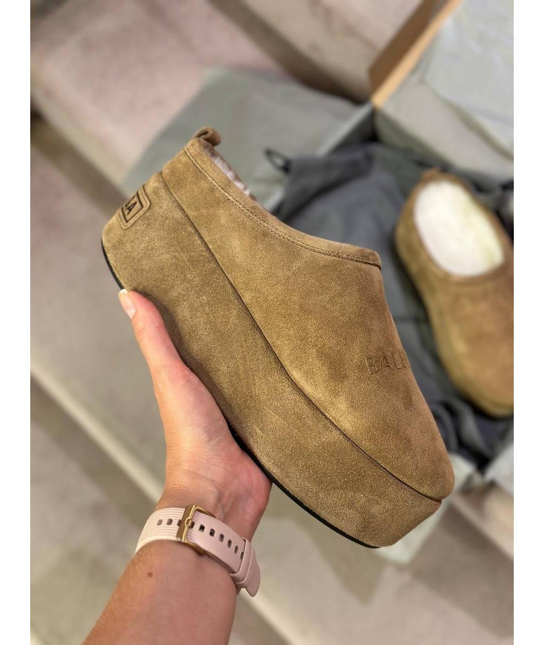 BALENCIAGA Коричневые замшевые сабо, фото 5