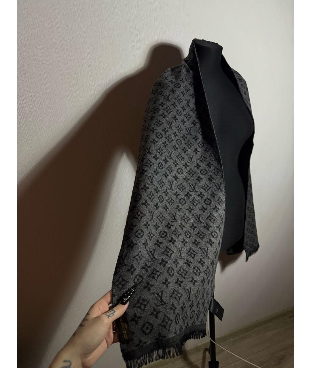 LOUIS VUITTON Антрацитовый шерстяной шарф, фото 5