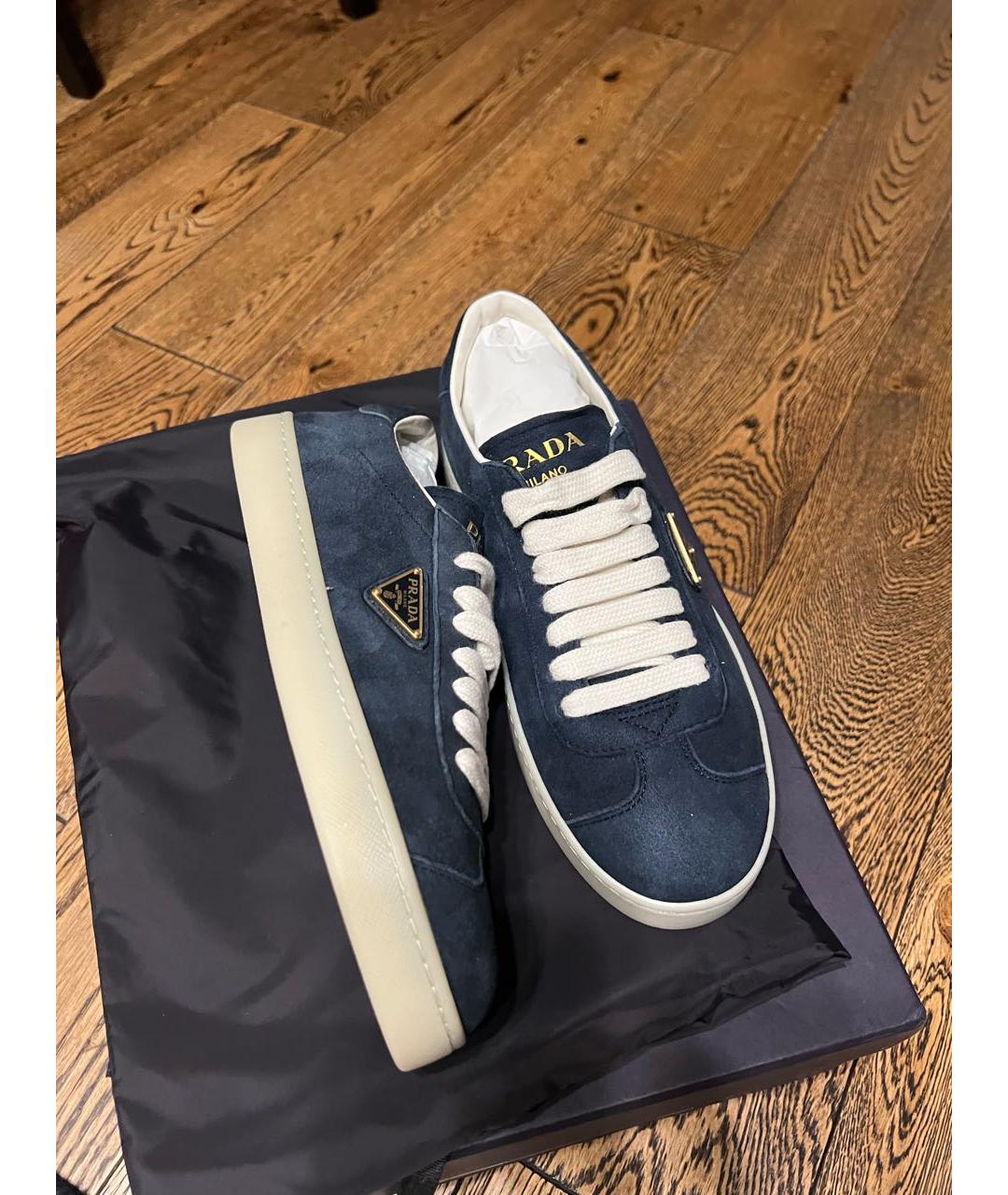 PRADA Темно-синие замшевые кеды, фото 3