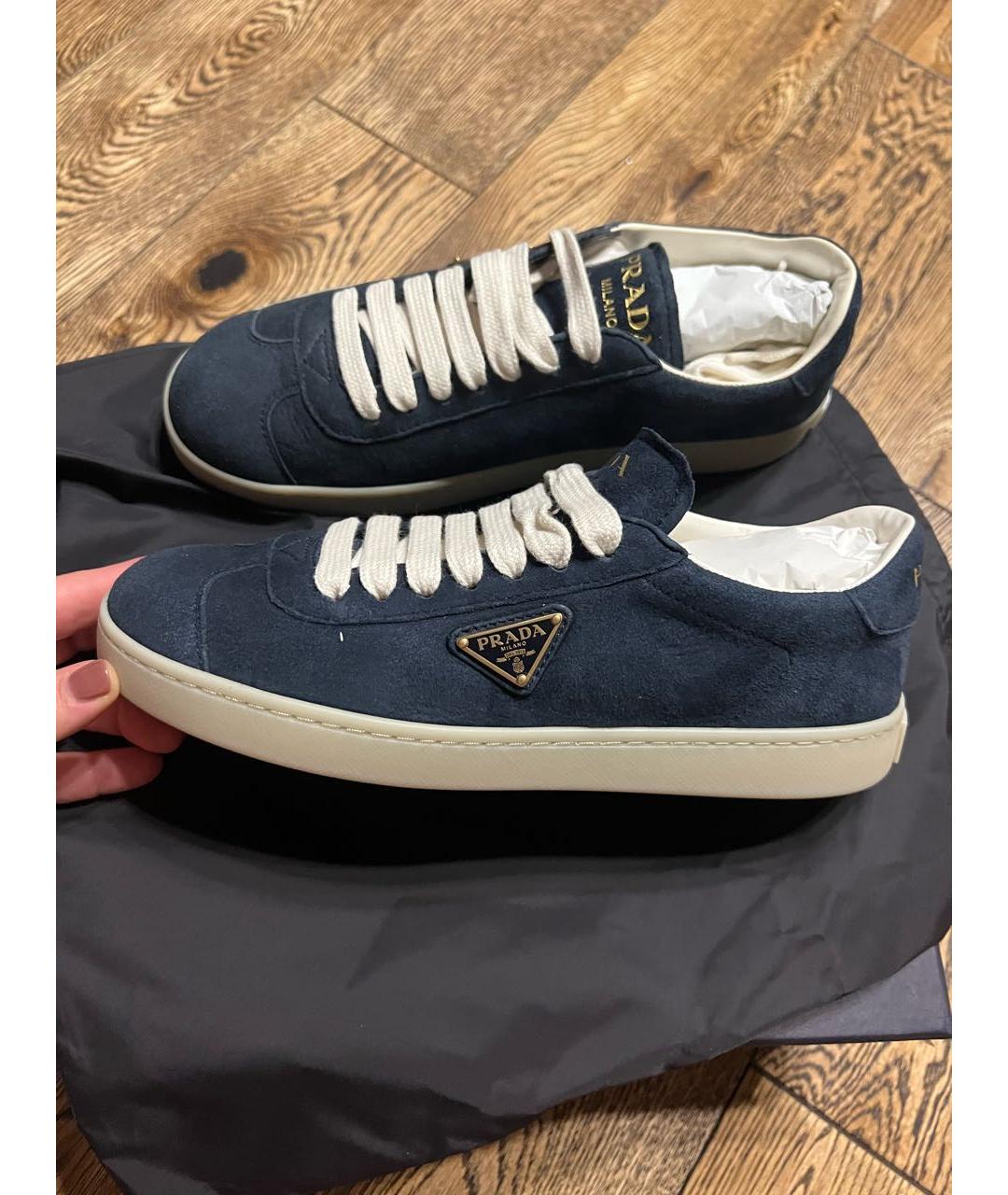 PRADA Темно-синие замшевые кеды, фото 9