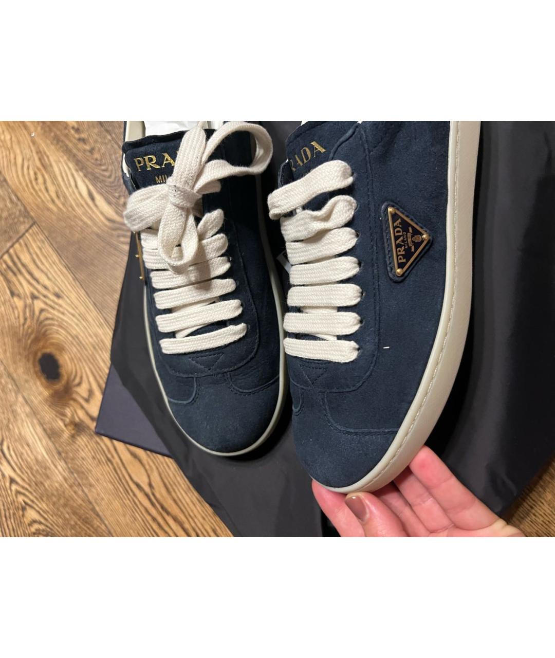 PRADA Темно-синие замшевые кеды, фото 6