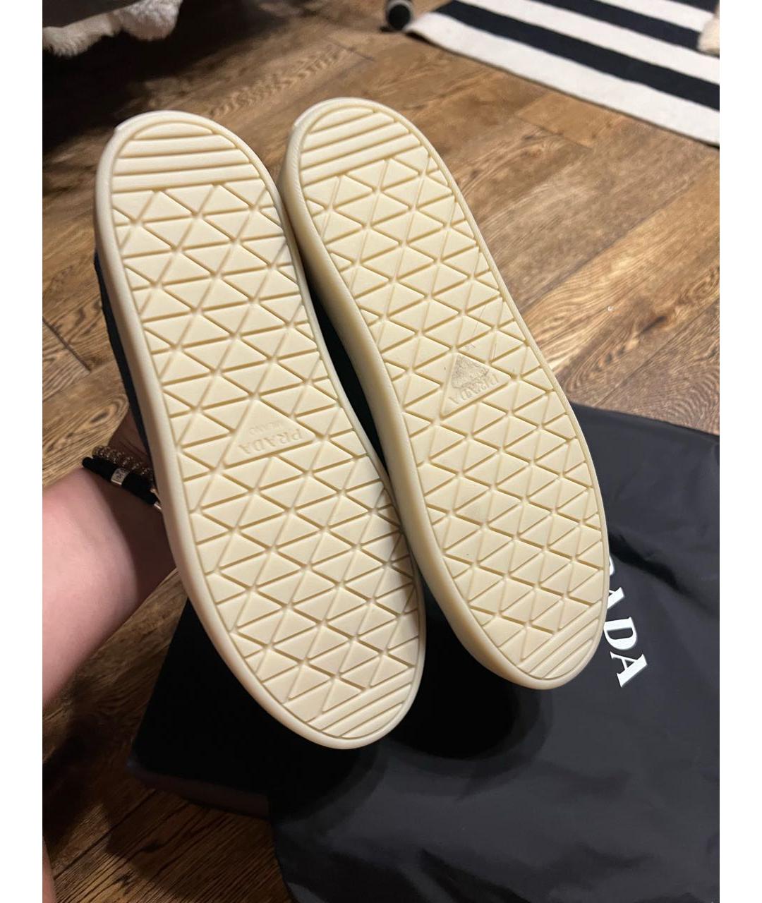 PRADA Темно-синие замшевые кеды, фото 5