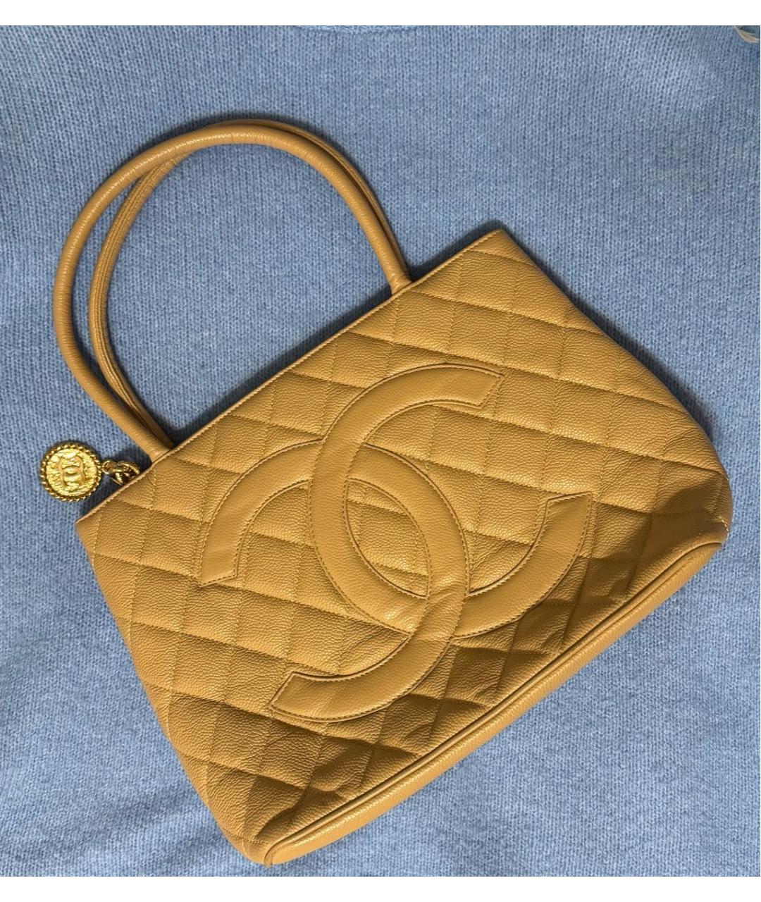 CHANEL Бежевая кожаная сумка тоут, фото 5