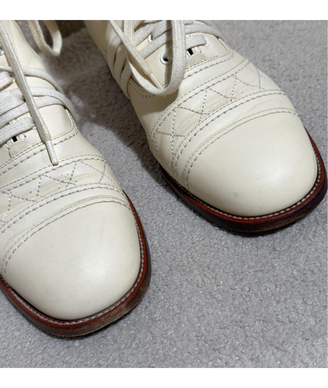 CHANEL Белые кожаные ботинки, фото 6