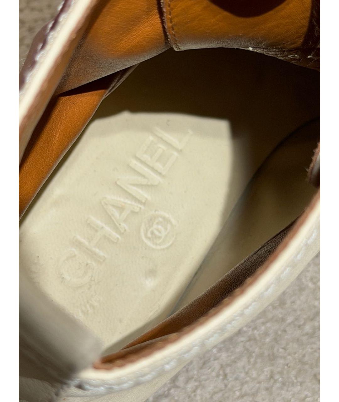 CHANEL Белые кожаные ботинки, фото 3