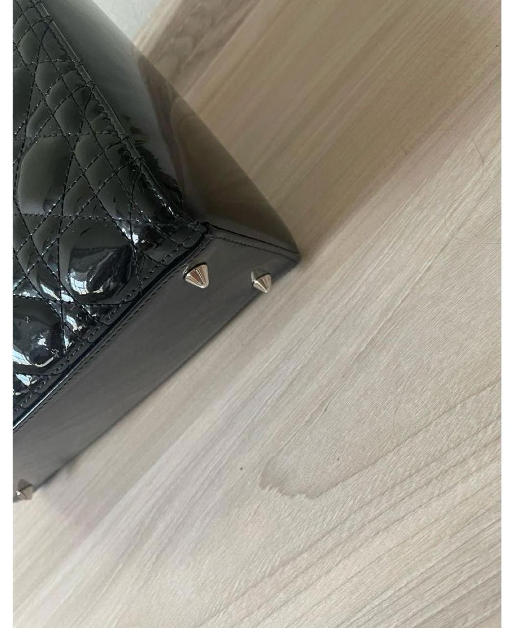 CHRISTIAN DIOR Черная сумка с короткими ручками из лакированной кожи, фото 4