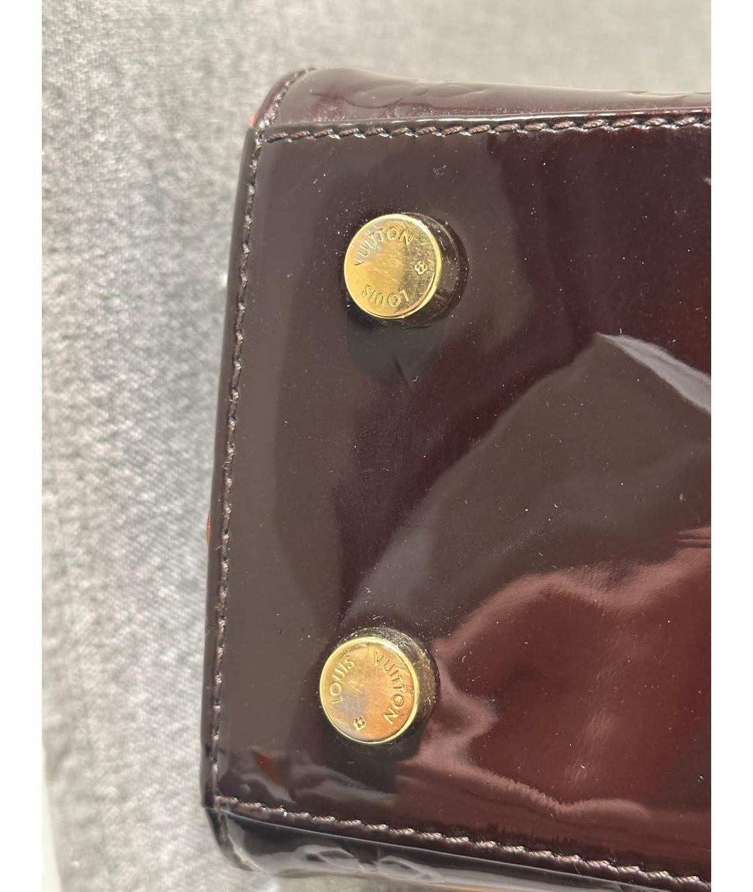 LOUIS VUITTON Бордовая сумка через плечо из лакированной кожи, фото 7