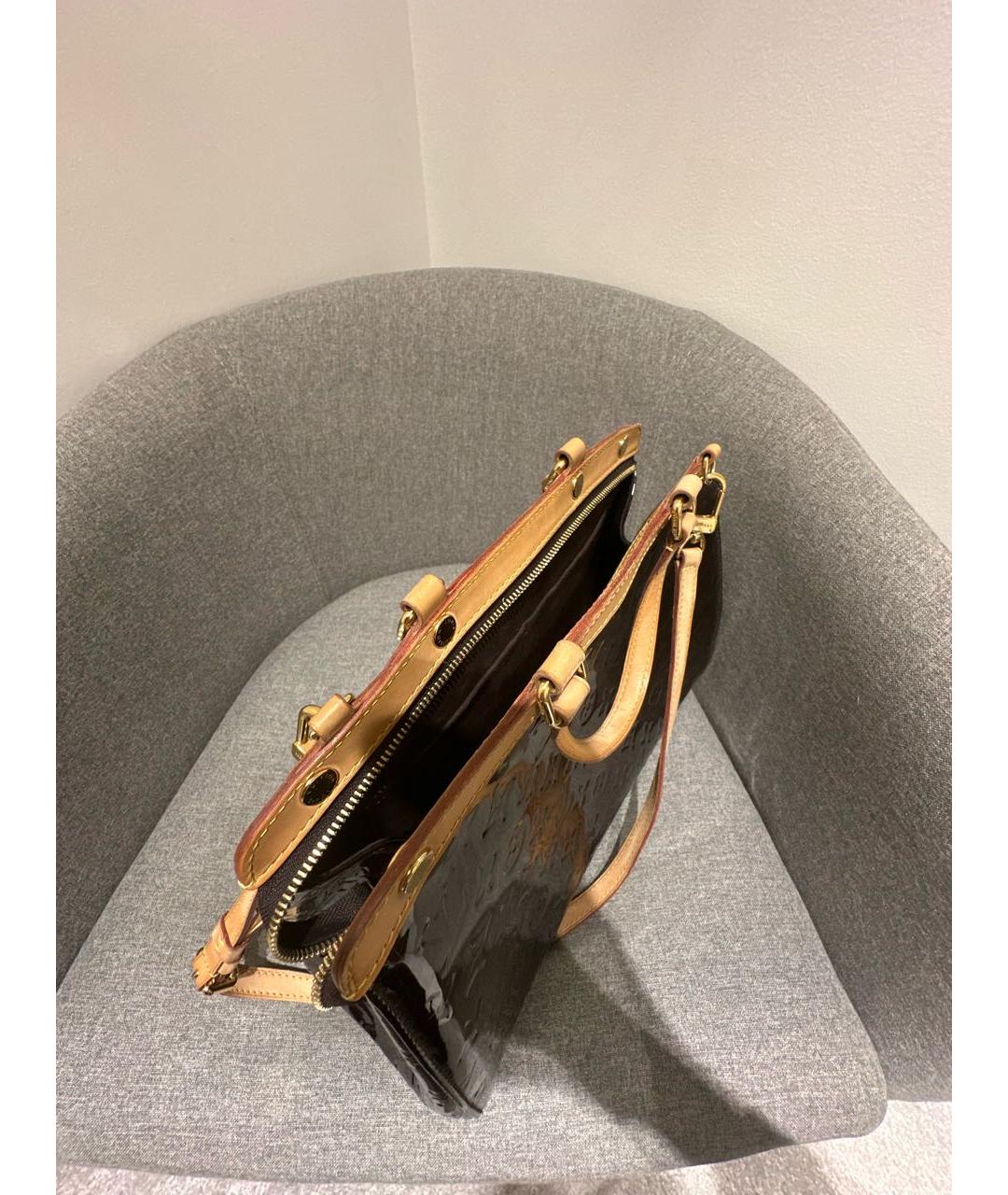 LOUIS VUITTON Бордовая сумка через плечо из лакированной кожи, фото 4