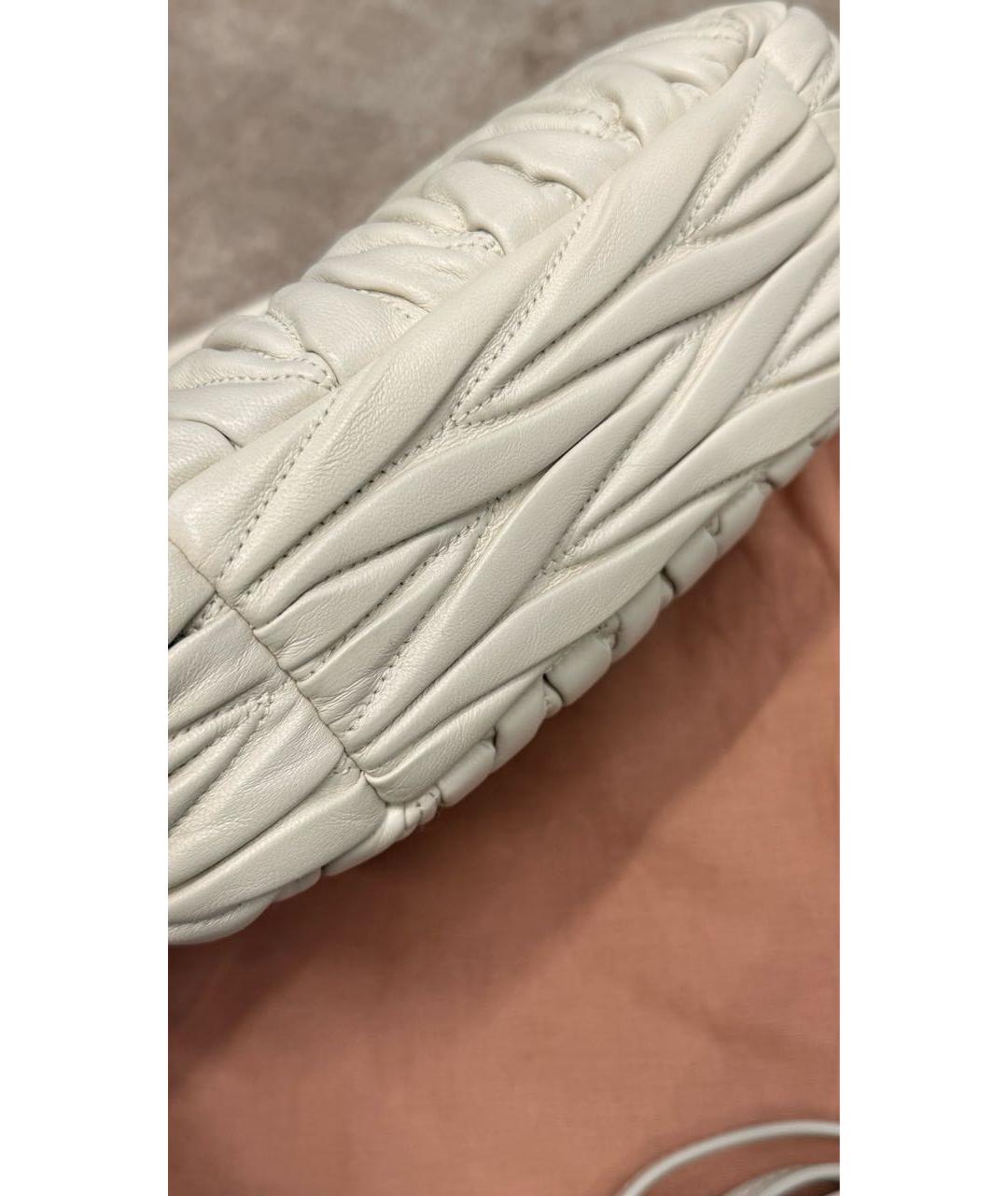 MIU MIU Бежевая кожаная сумка с короткими ручками, фото 4