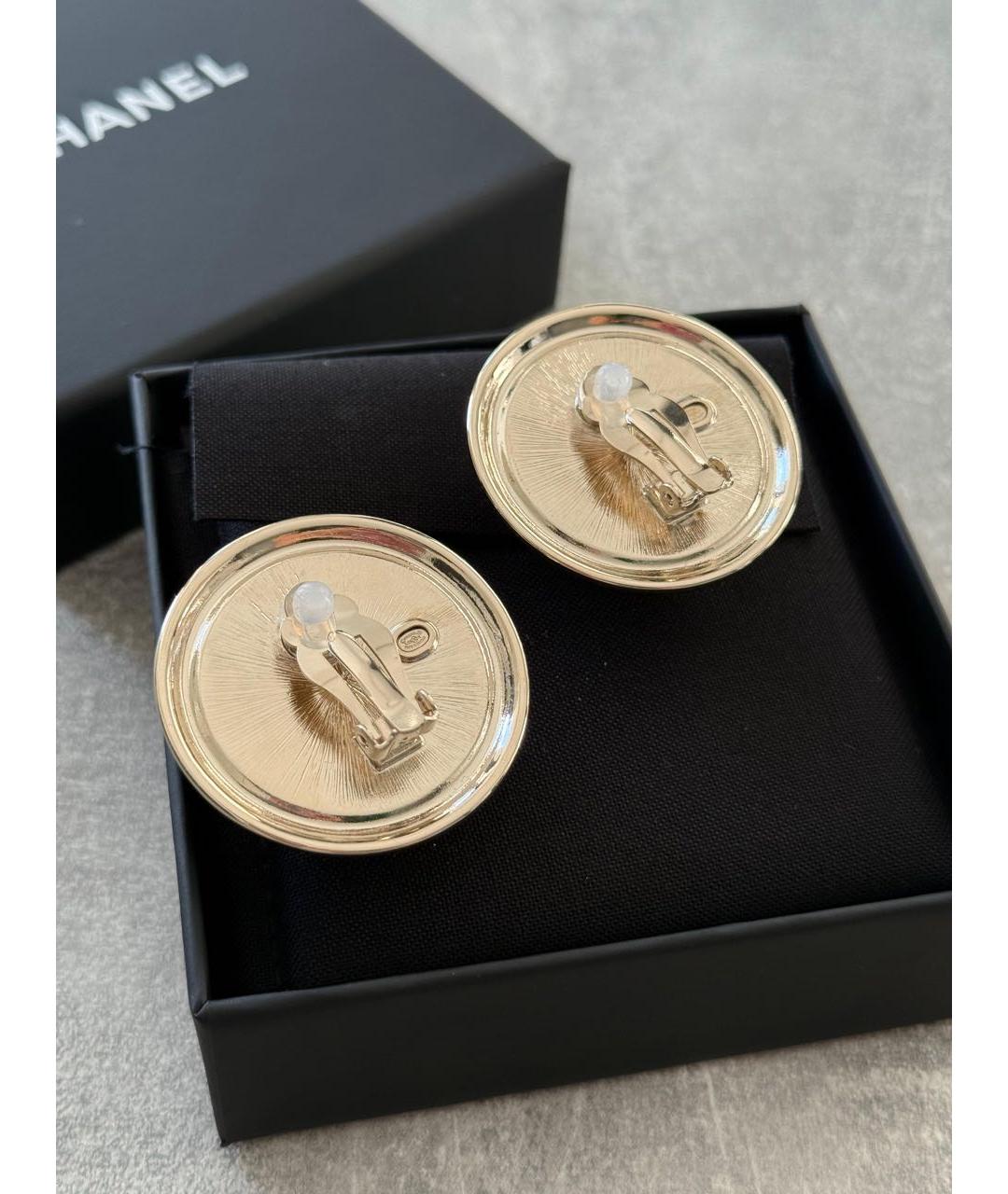 CHANEL Белые металлические клипсы, фото 4