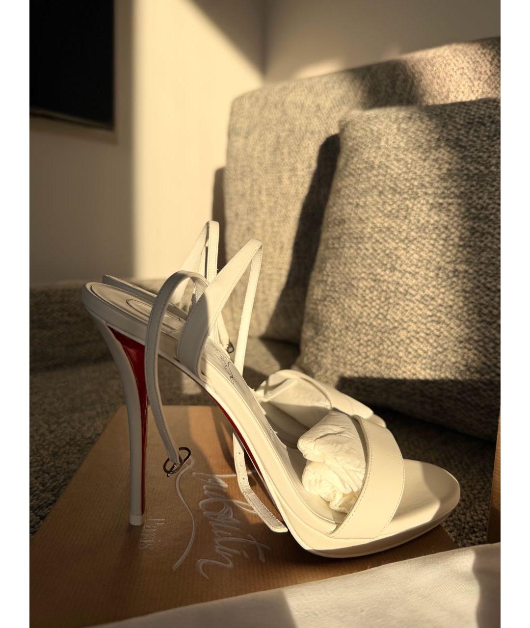 CHRISTIAN LOUBOUTIN Белые кожаные босоножки, фото 5