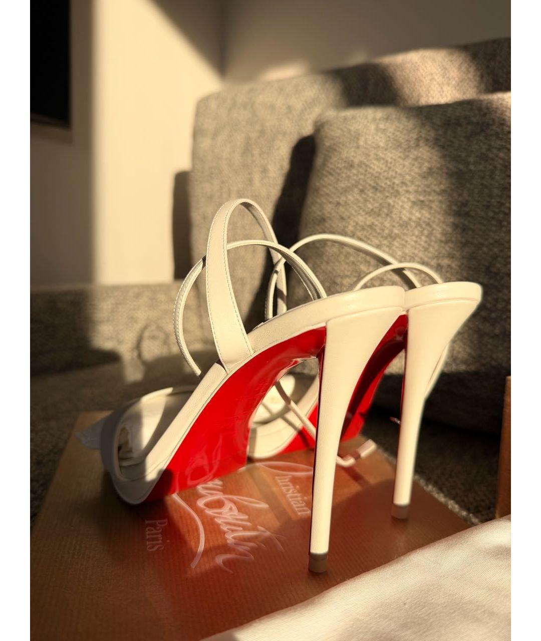 CHRISTIAN LOUBOUTIN Белые кожаные босоножки, фото 3