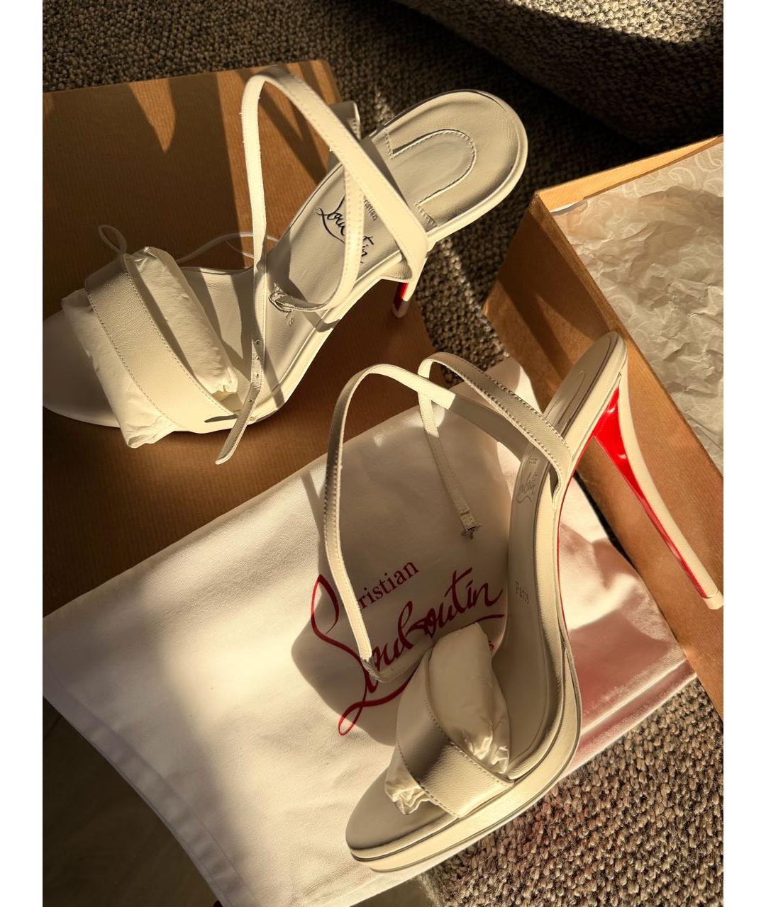 CHRISTIAN LOUBOUTIN Белые кожаные босоножки, фото 4