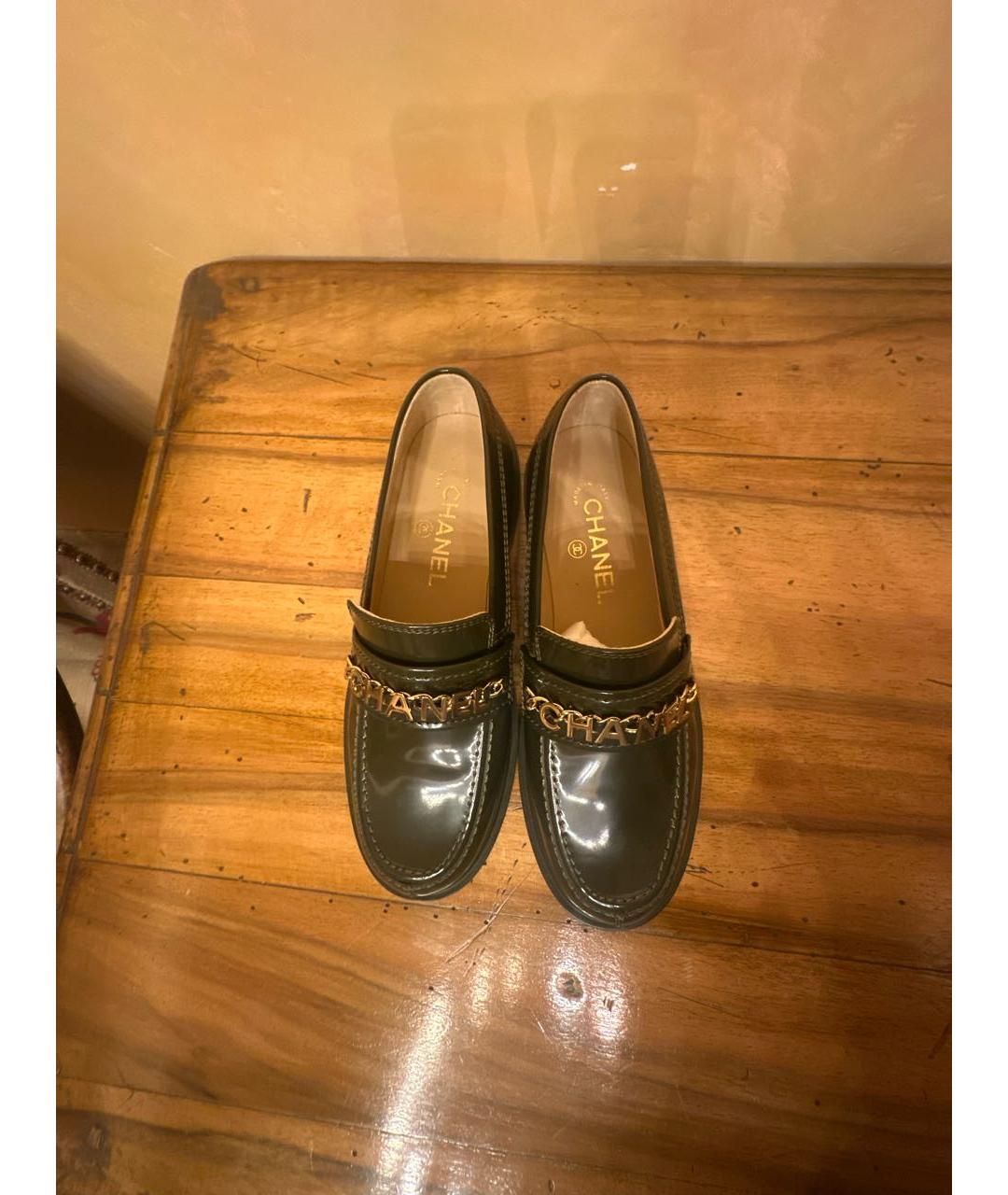 CHANEL Зеленые лоферы из лакированной кожи, фото 3