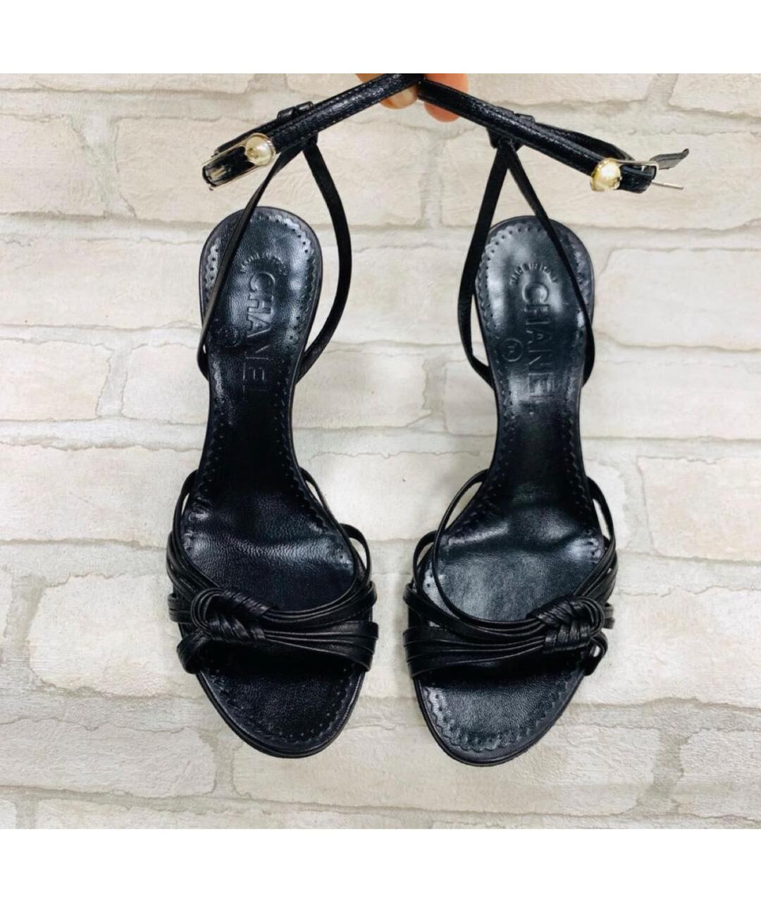 CHANEL Черные кожаные босоножки, фото 2