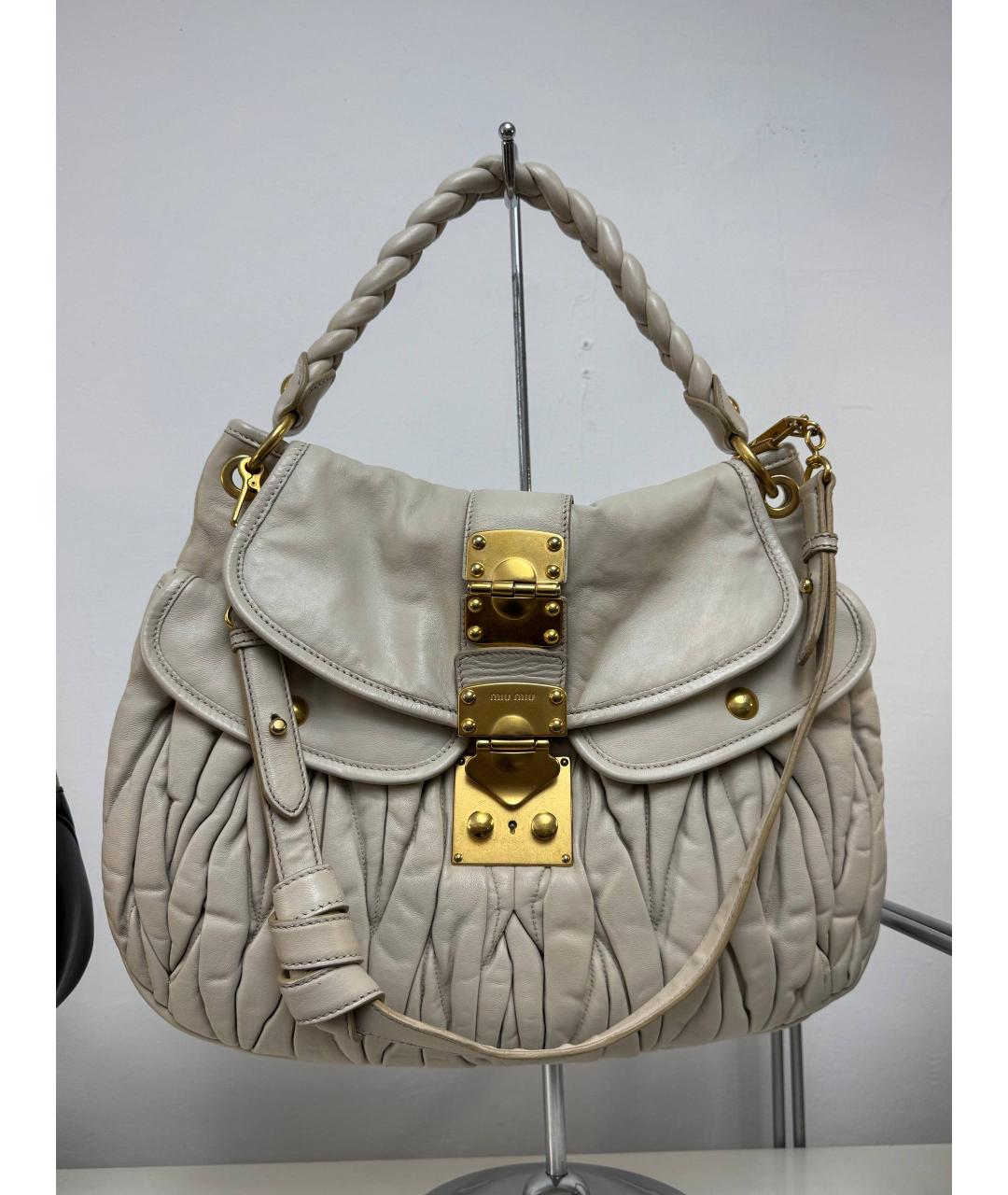 MIU MIU Бежевая кожаная сумка с короткими ручками, фото 9