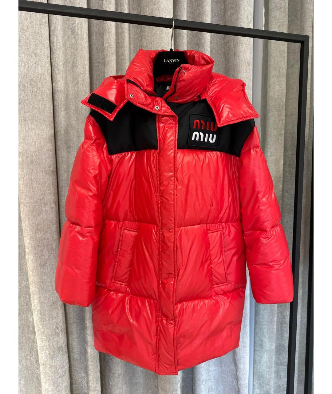 MIU MIU Красный пуховик, фото 3