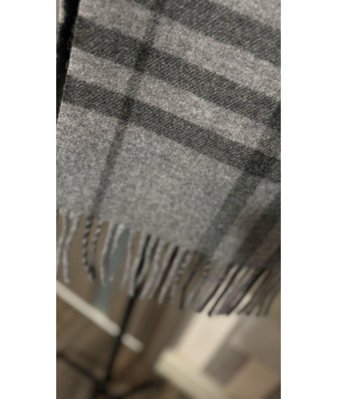 BURBERRY Серый шерстяной шарф, фото 2