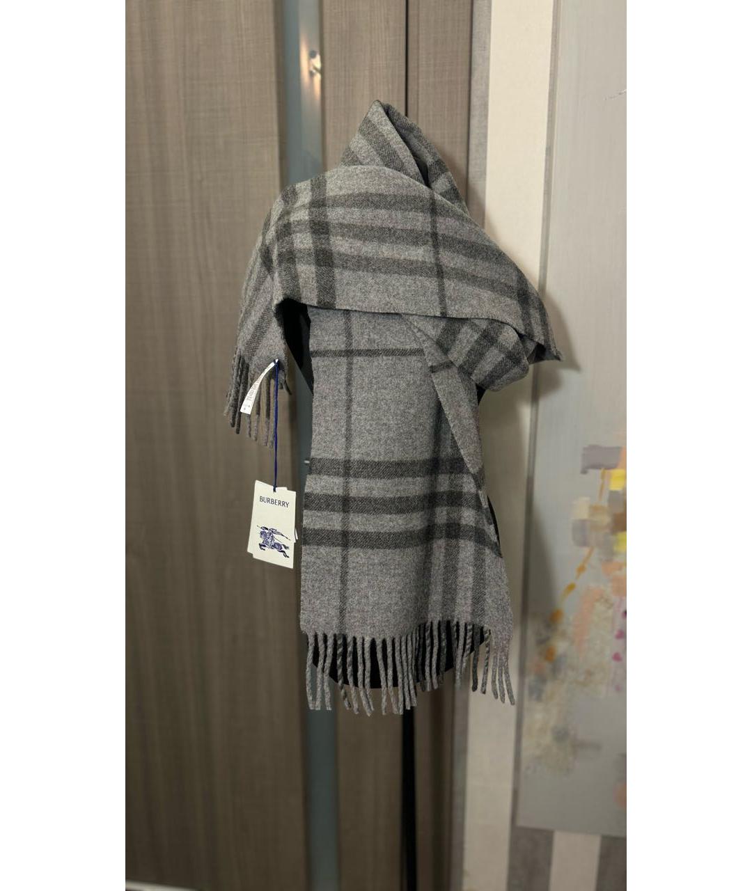 BURBERRY Серый шерстяной шарф, фото 7