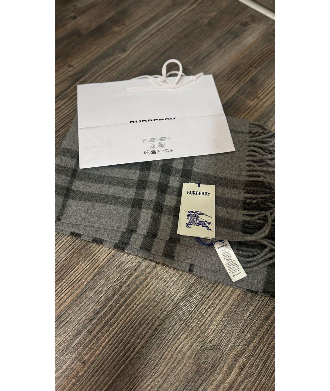 BURBERRY Серый шерстяной шарф, фото 3