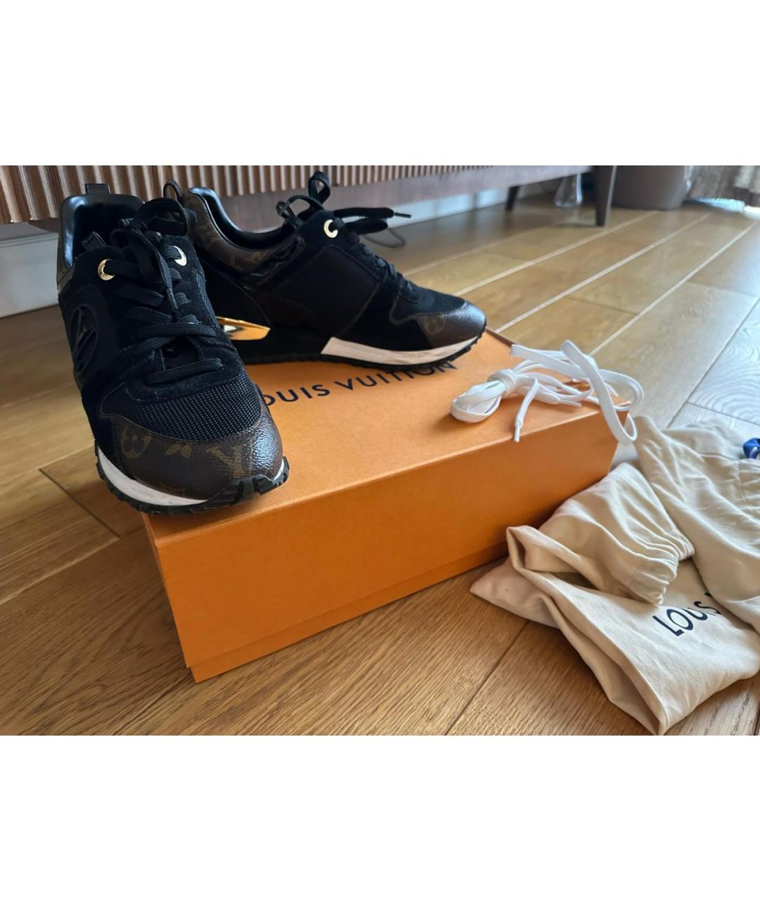 LOUIS VUITTON Черные замшевые кроссовки, фото 3