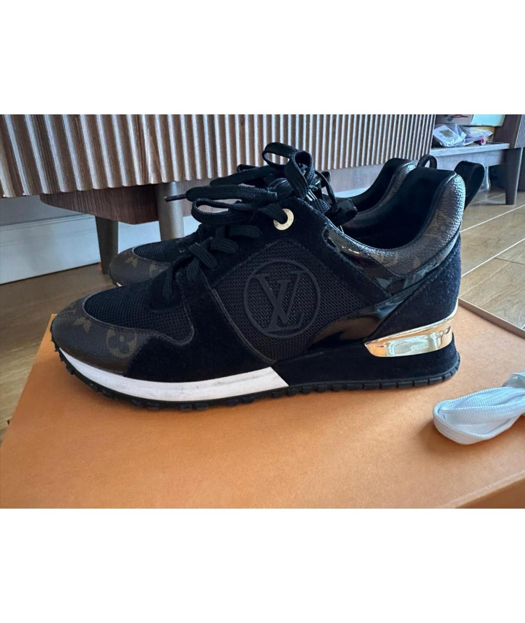 LOUIS VUITTON Черные замшевые кроссовки, фото 9