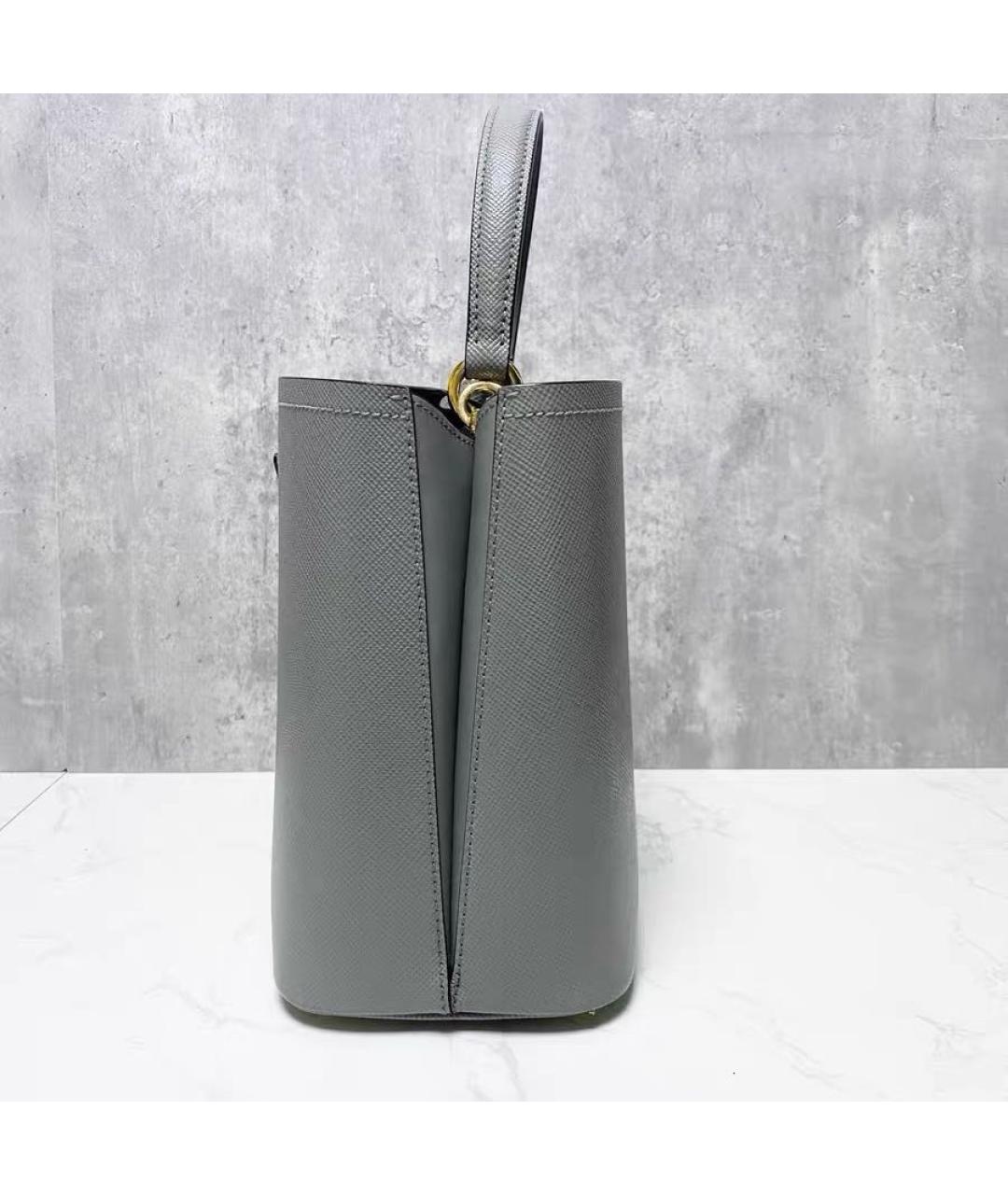 PRADA Серая кожаная сумка через плечо, фото 5