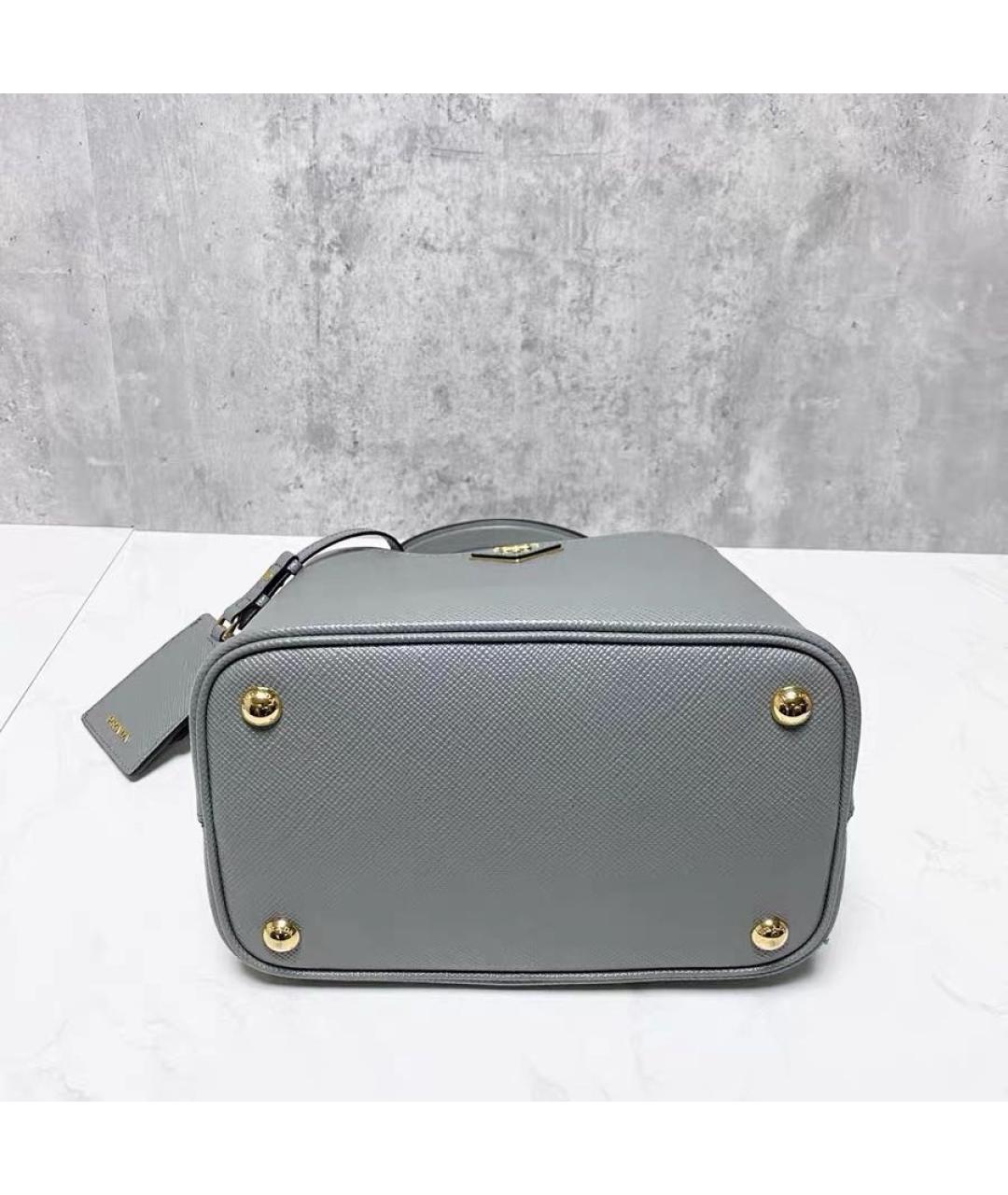 PRADA Серая кожаная сумка через плечо, фото 6