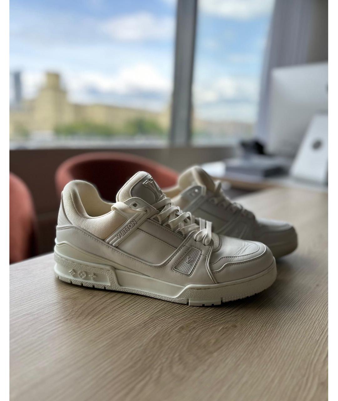 LOUIS VUITTON Белые кожаные низкие кроссовки / кеды, фото 7