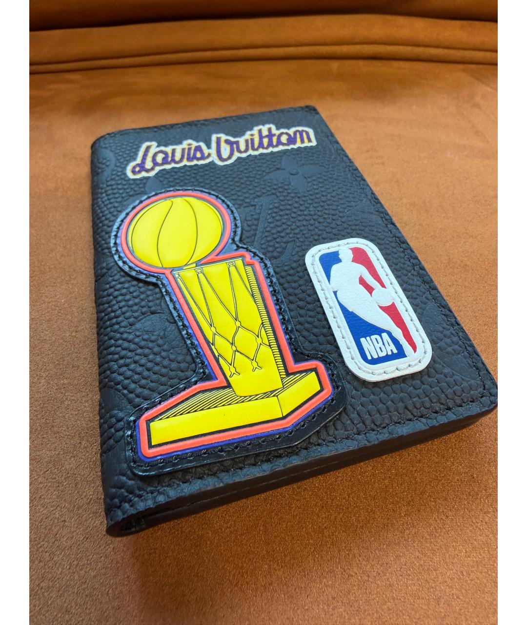 LOUIS VUITTON Черный кожаный кардхолдер, фото 3