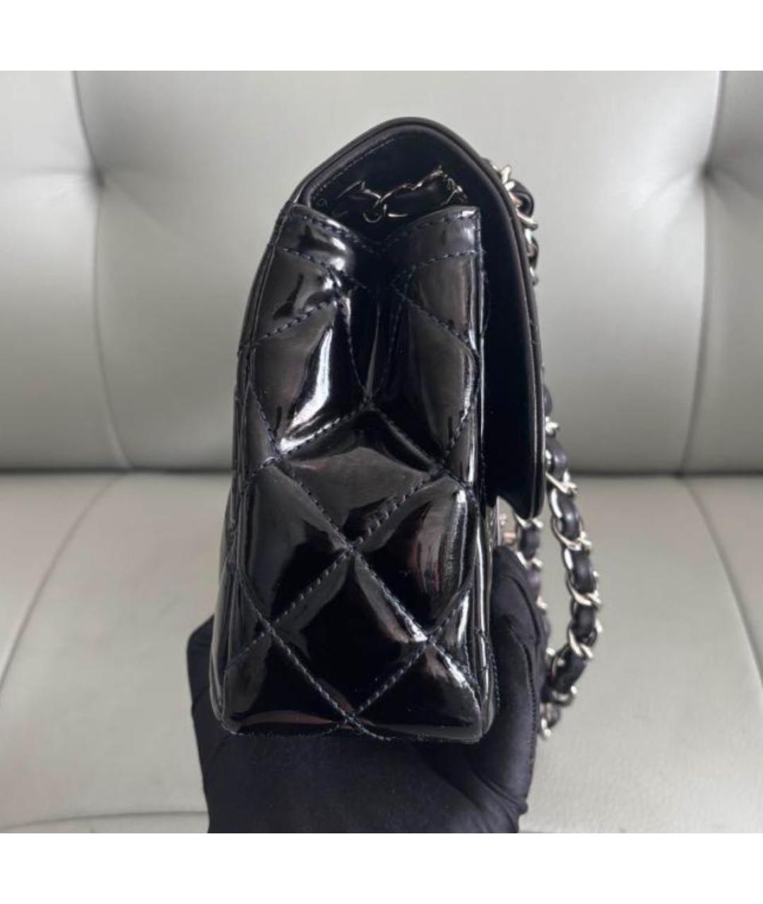 CHANEL Черная сумка через плечо из лакированной кожи, фото 6