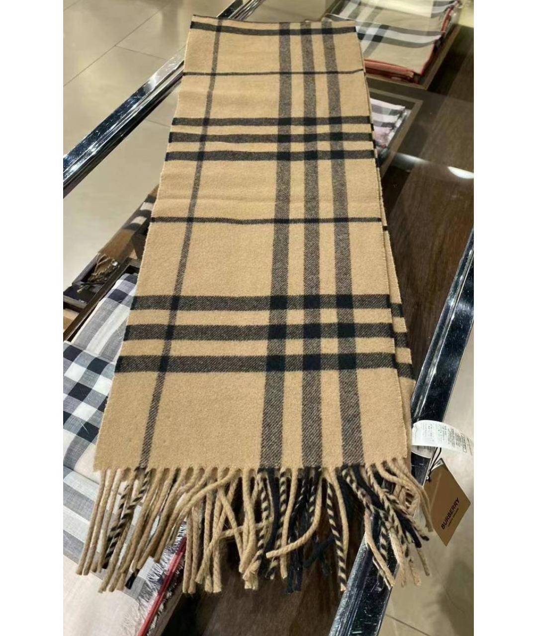 BURBERRY Бежевый шарф, фото 4