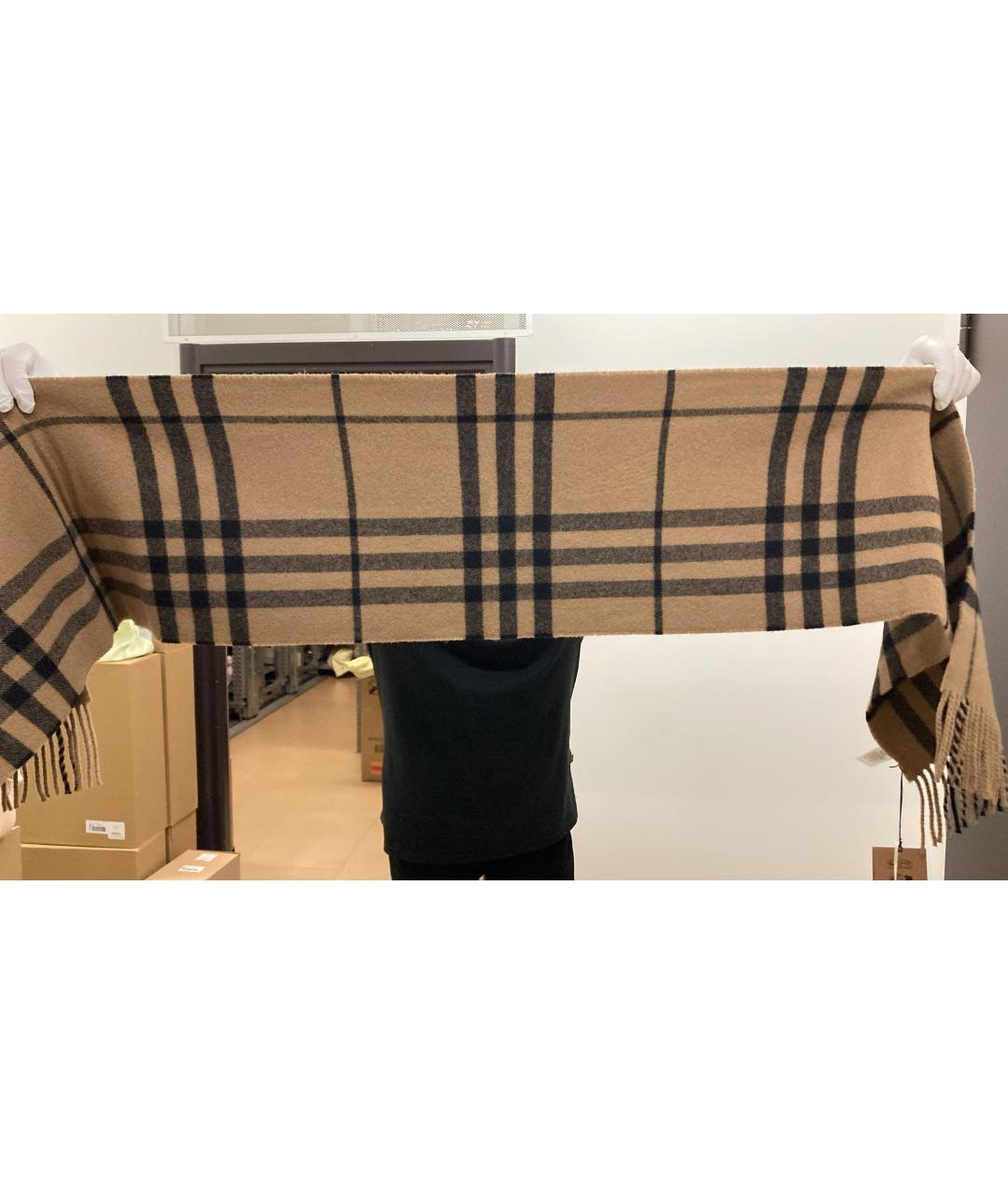 BURBERRY Бежевый шарф, фото 5