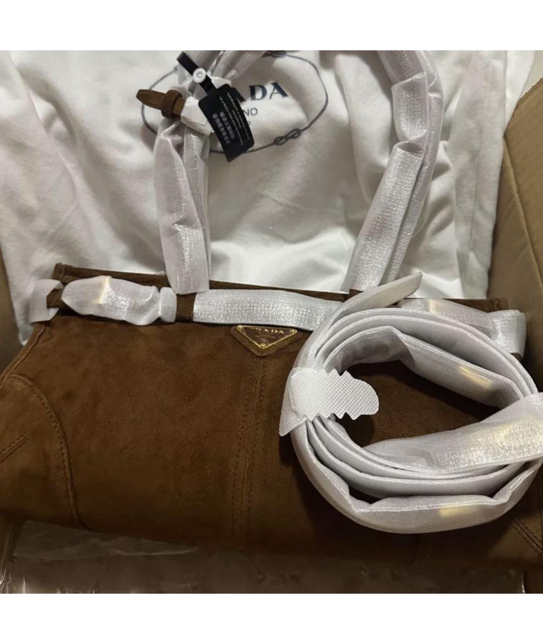 PRADA Коричневая замшевая сумка с короткими ручками, фото 4