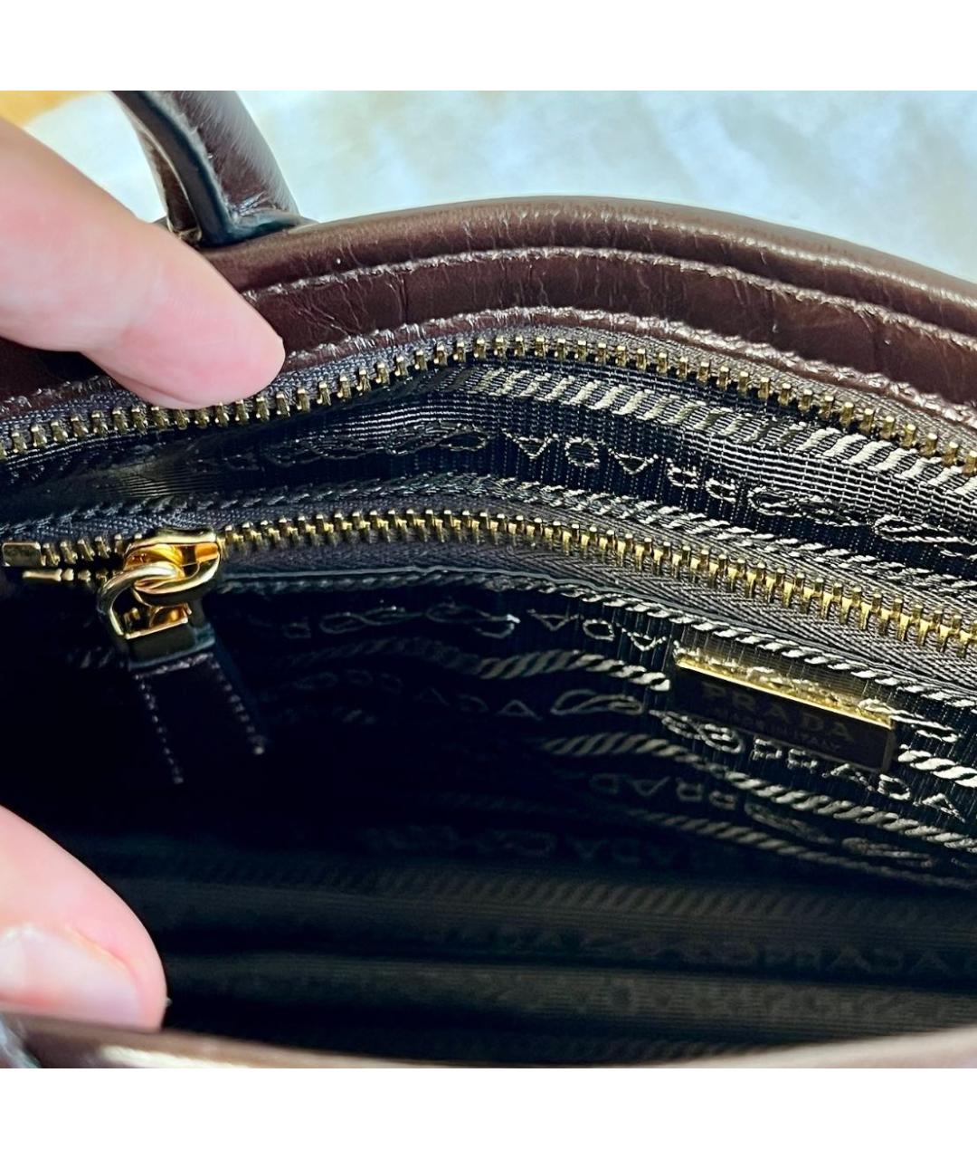 PRADA Коричневая сумка через плечо из лакированной кожи, фото 4