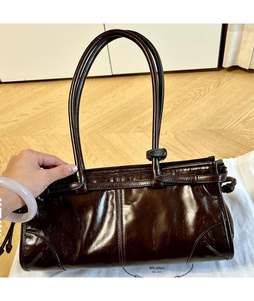 PRADA Коричневая сумка через плечо из лакированной кожи, фото 3