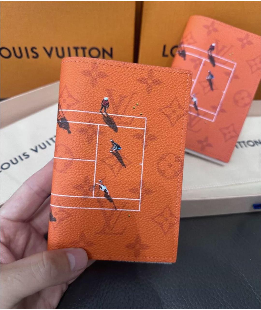 LOUIS VUITTON Оранжевый кожаный кошелек, фото 2