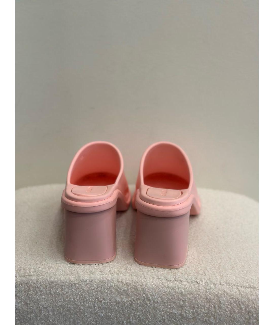 MIU MIU Розовые резиновые мюли, фото 3