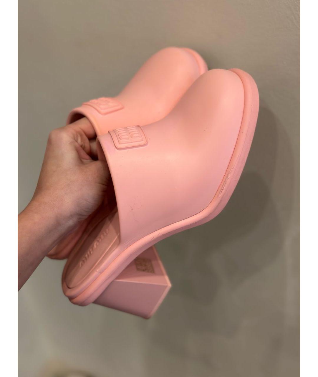 MIU MIU Розовые резиновые мюли, фото 6