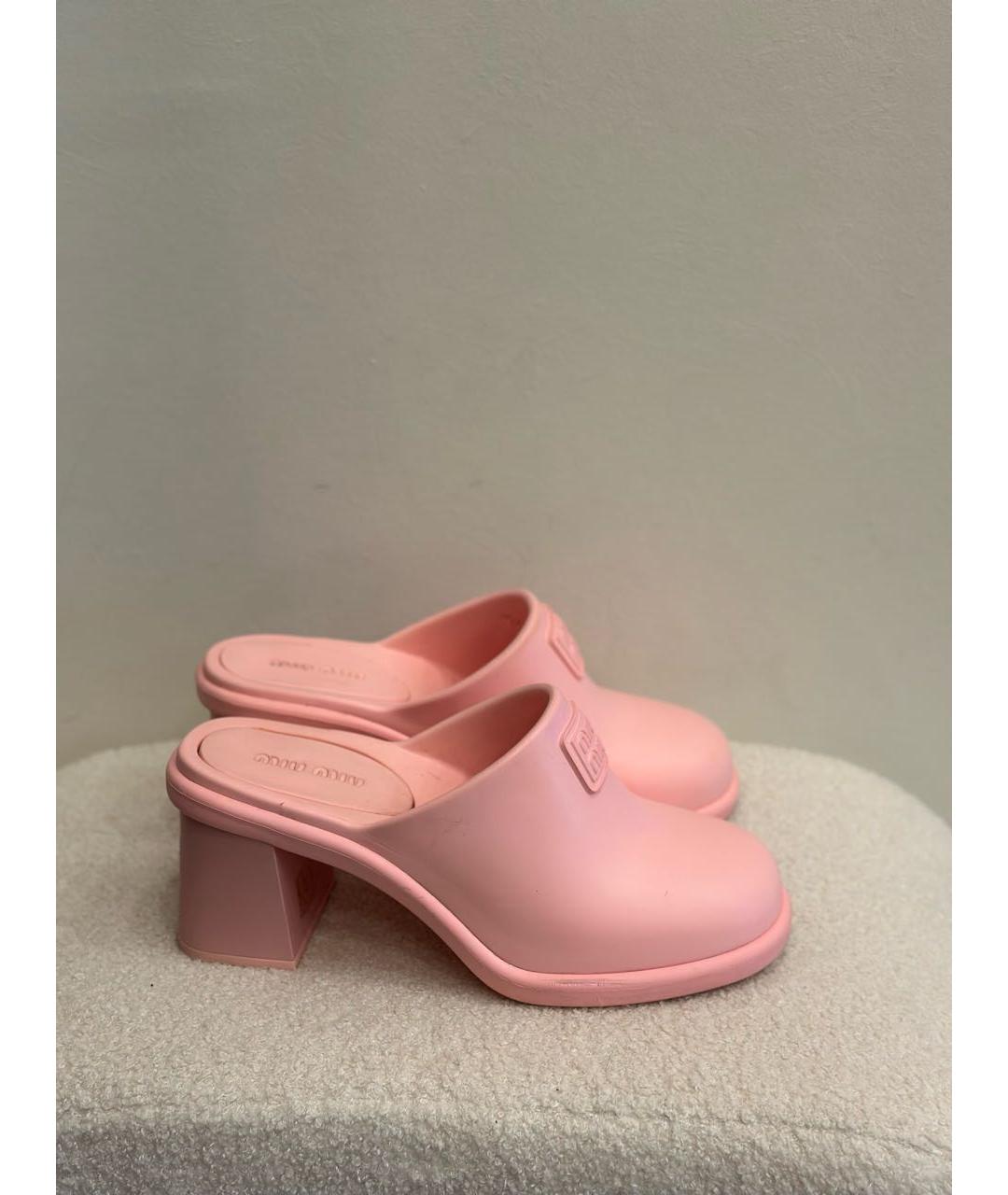 MIU MIU Розовые резиновые мюли, фото 7