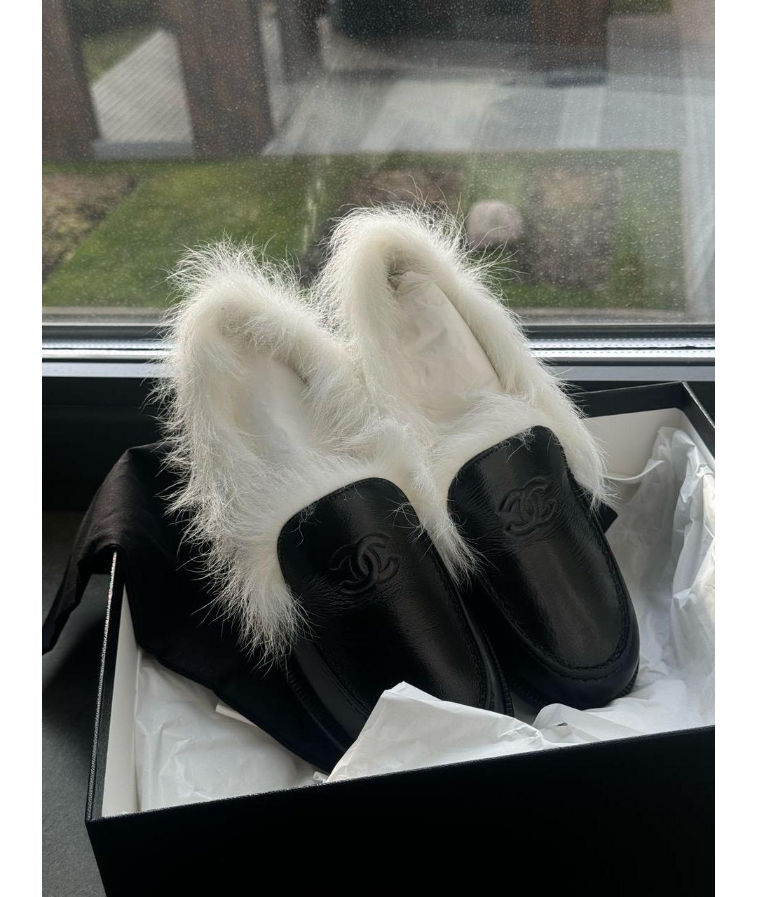 CHANEL Черные лоферы из лакированной кожи, фото 3