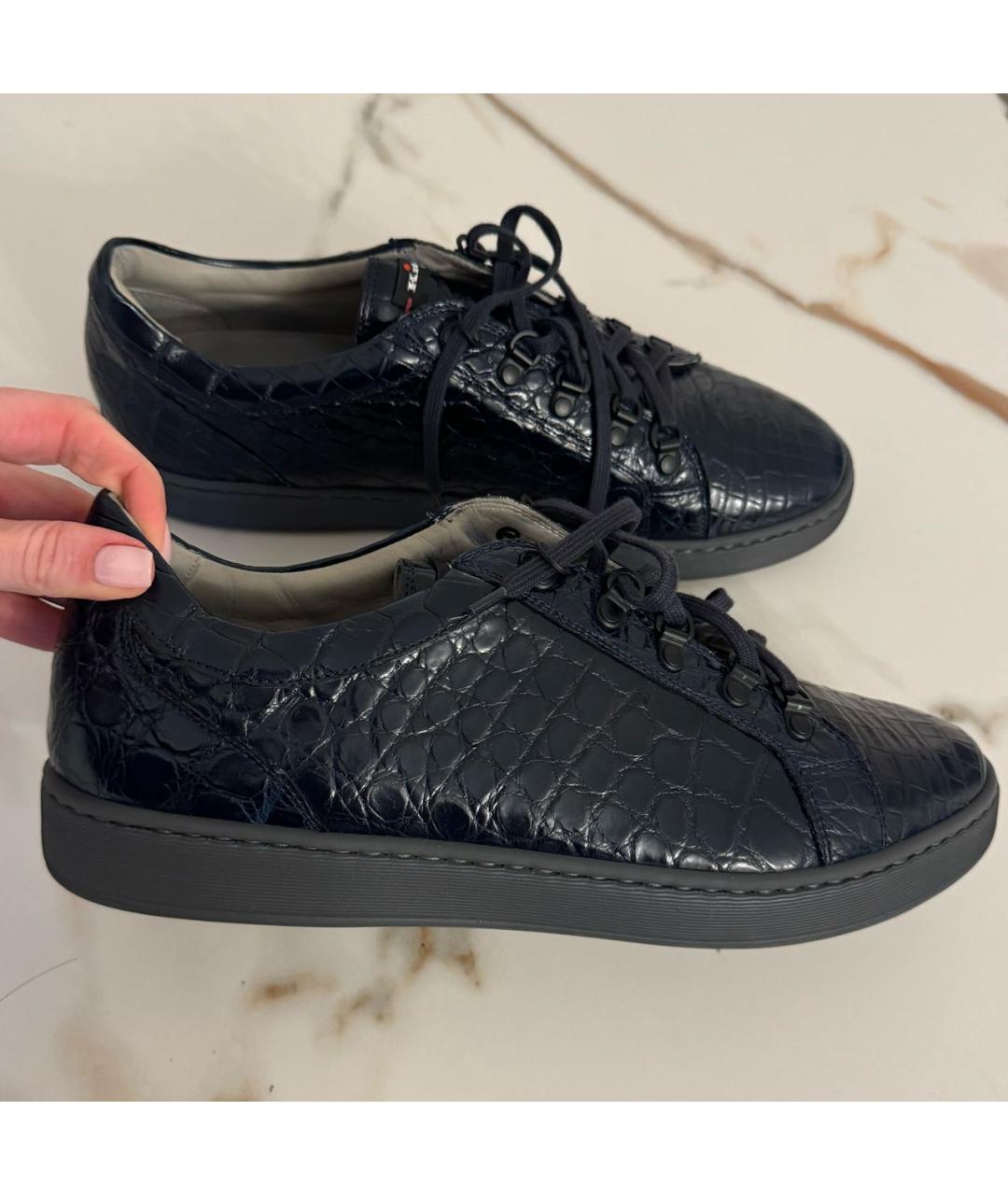 KITON Темно-синие низкие кроссовки / кеды из экзотической кожи, фото 8