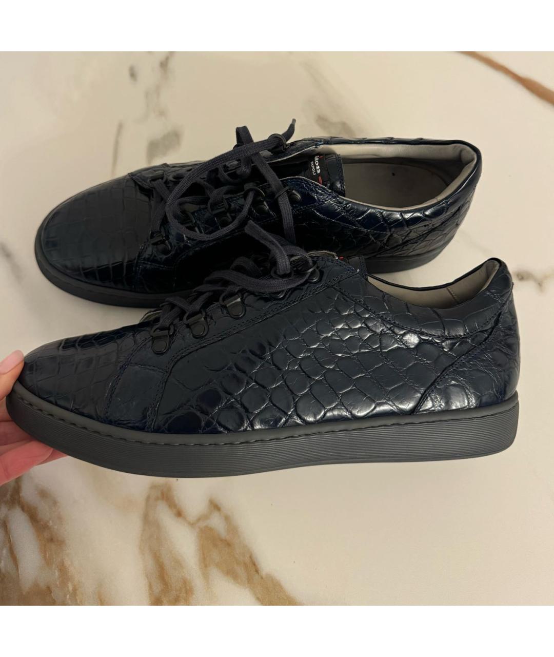 KITON Темно-синие низкие кроссовки / кеды из экзотической кожи, фото 6